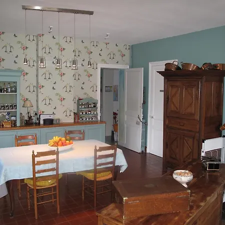 Manoir De Graincourt Bed and Breakfast